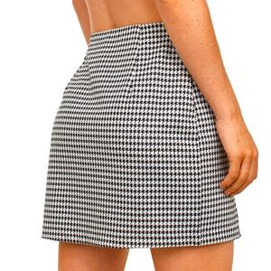 H&M DIVIDED BLACK AND WHITE HOUNDSTOOTH SKIRT